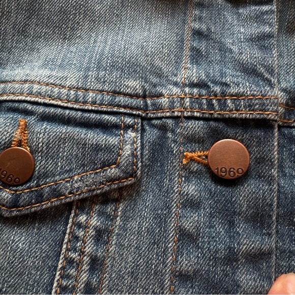 GAP Denim Jacket XS | Classic Blue Button-Up Jean Jacket Fitted Stretch Trucker - Picture 5 of 8